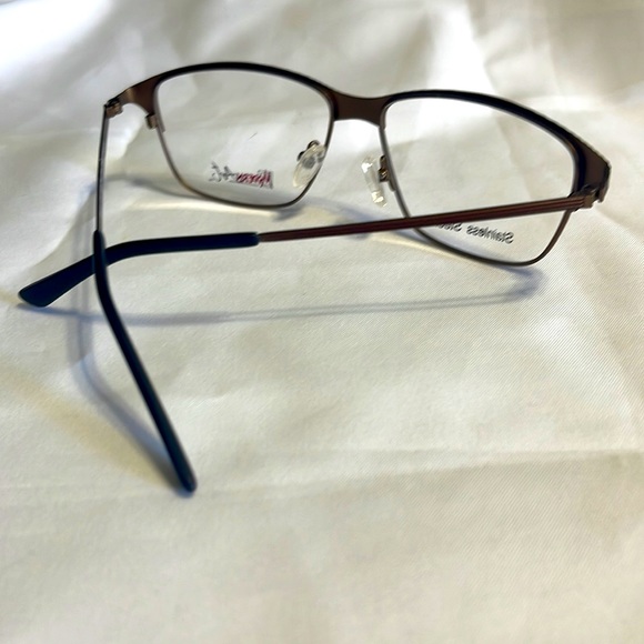 Modern art stainless steel eyeglass frame - Picture 2 of 4